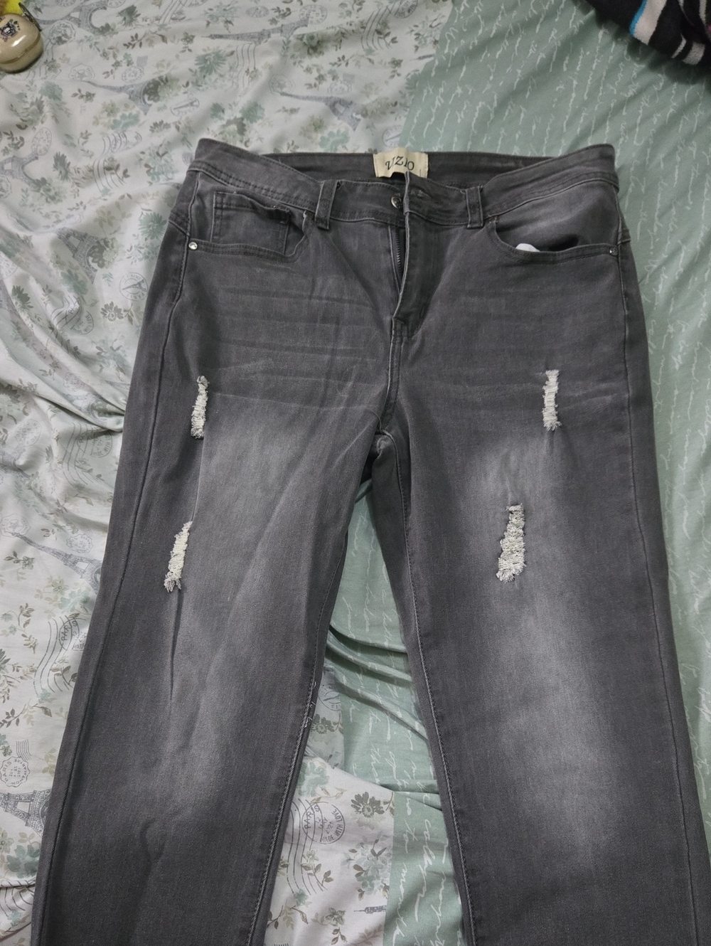 Vizio Women's Grey Distressed Skinny Jeans